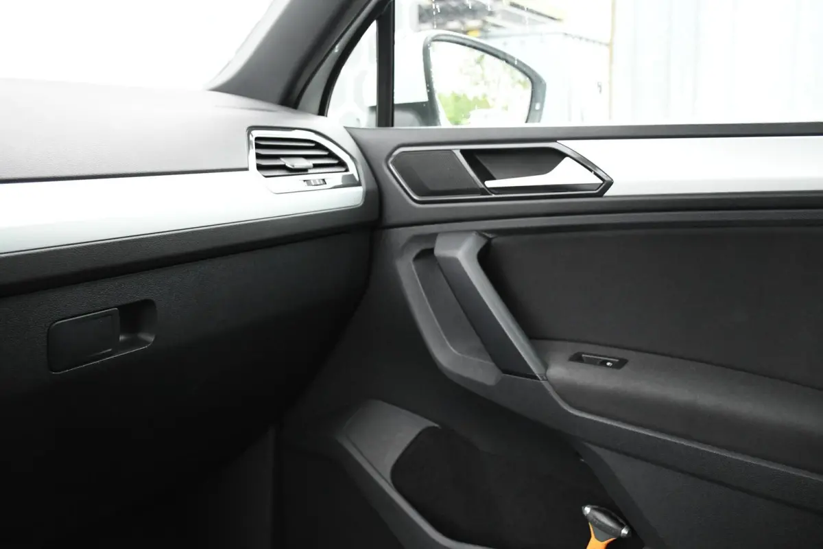 1.4 TSI Highline R-line PANO NAP Trekhaak Suzuka