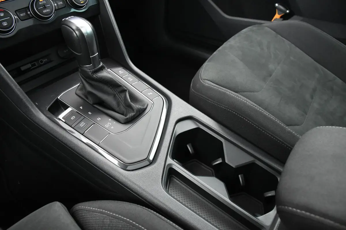 1.4 TSI Highline R-line PANO NAP Trekhaak Suzuka