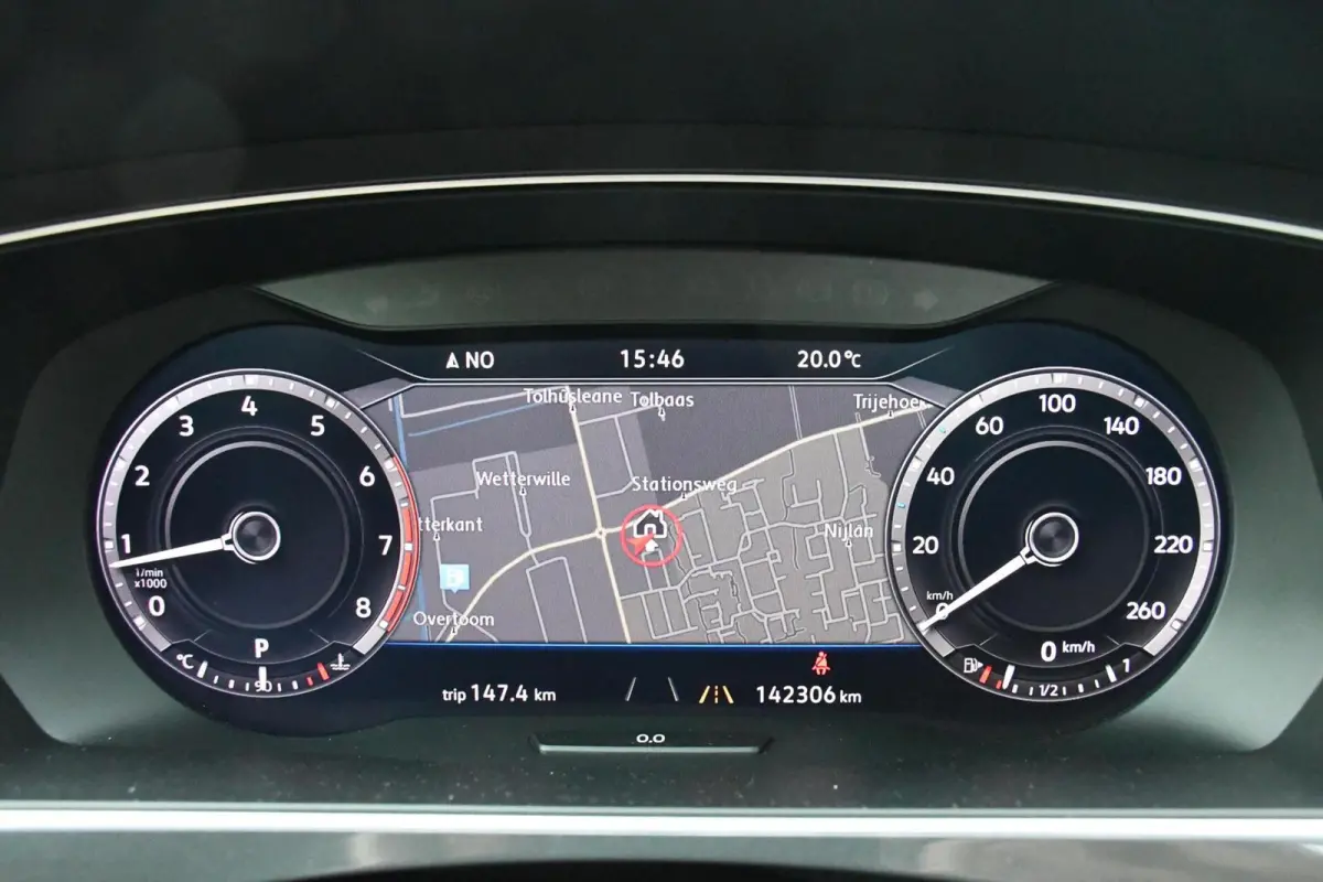 1.4 TSI Highline R-line PANO NAP Trekhaak Suzuka