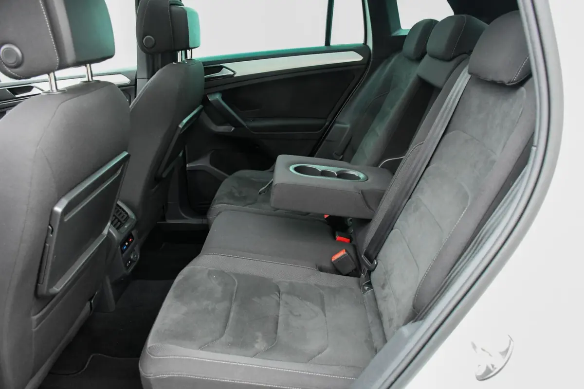 1.4 TSI Highline R-line PANO NAP Trekhaak Suzuka