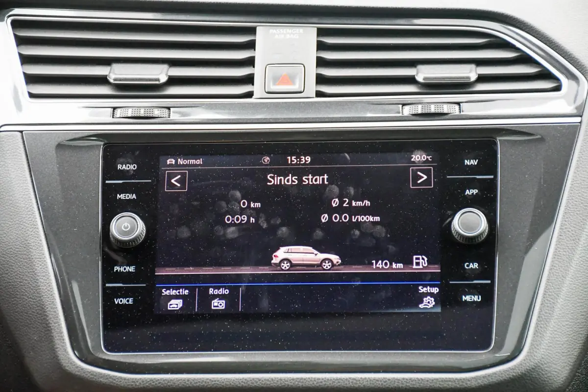 1.4 TSI Highline R-line PANO NAP Trekhaak Suzuka