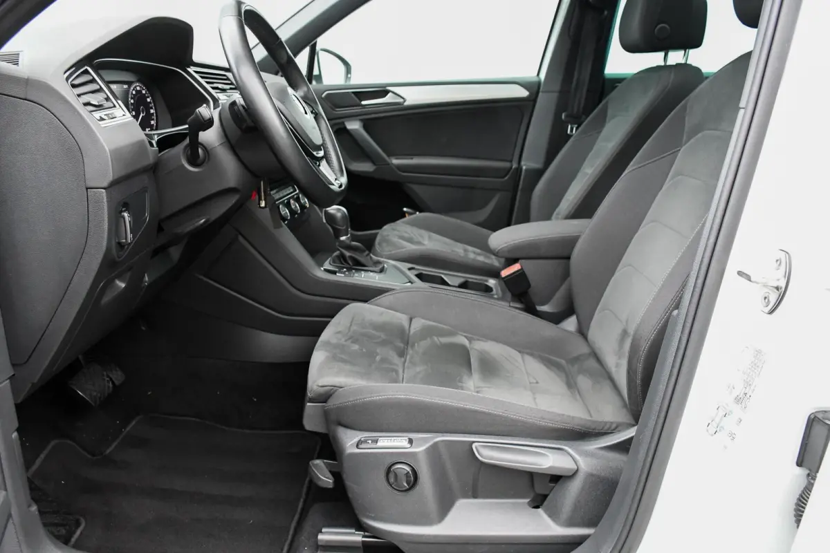 1.4 TSI Highline R-line PANO NAP Trekhaak Suzuka