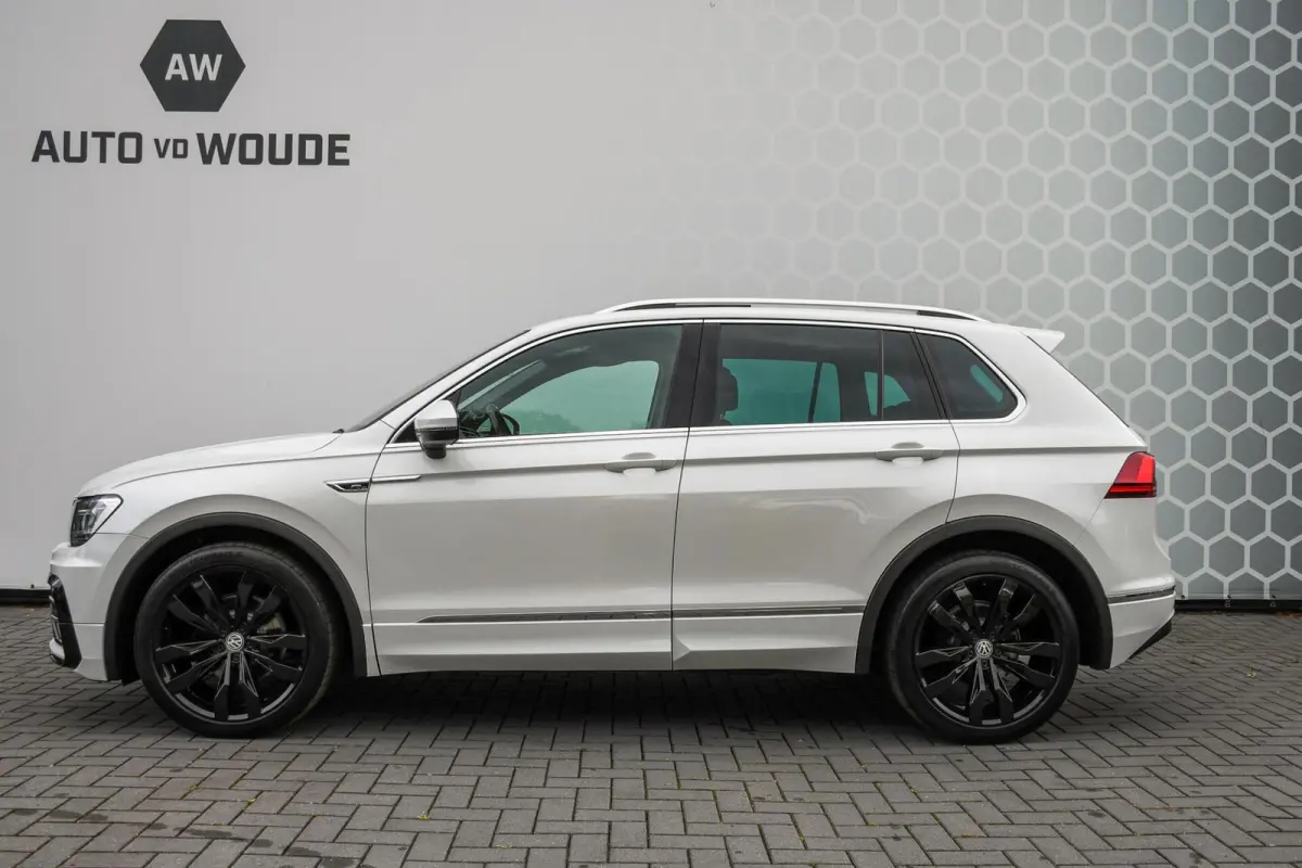 1.4 TSI Highline R-line PANO NAP Trekhaak Suzuka