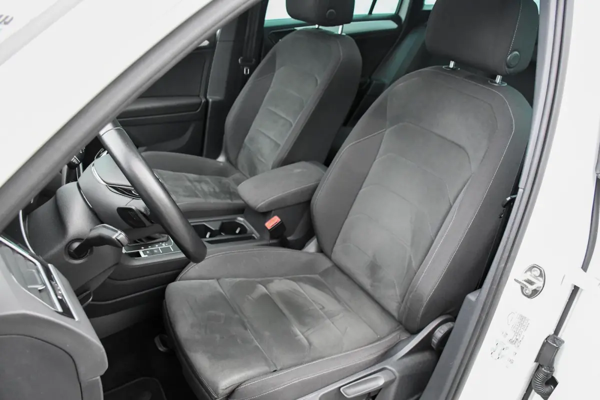 1.4 TSI Highline R-line PANO NAP Trekhaak Suzuka