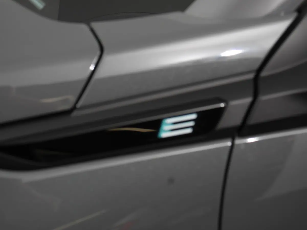 EV Allure 50 kWh Navigatie Apple Carplay/Android Auto Climate Control Led Parkeer sensoren Cruise Control Stoelverwarming Camera 360