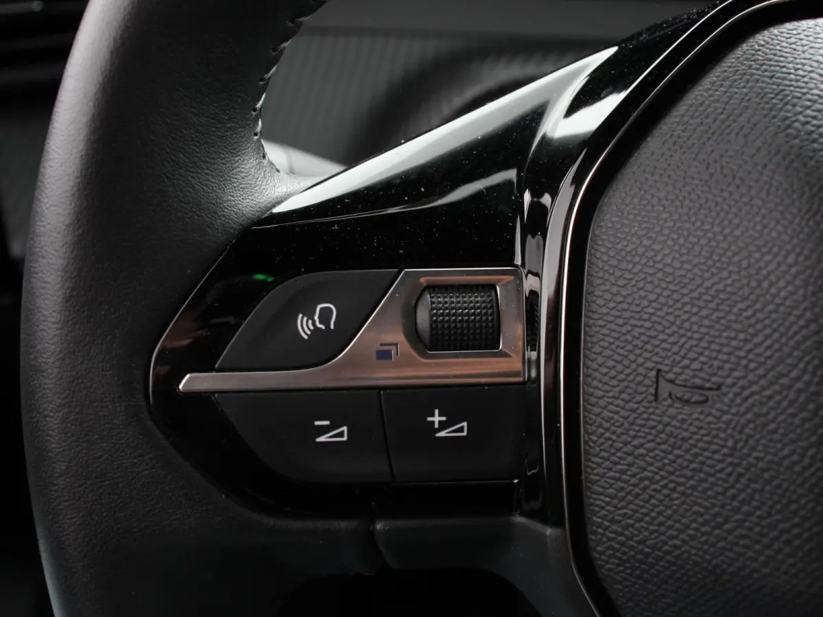 EV Allure 50 kWh Navigatie Apple Carplay/Android Auto Climate Control Led Parkeer sensoren Cruise Control Stoelverwarming Camera 360