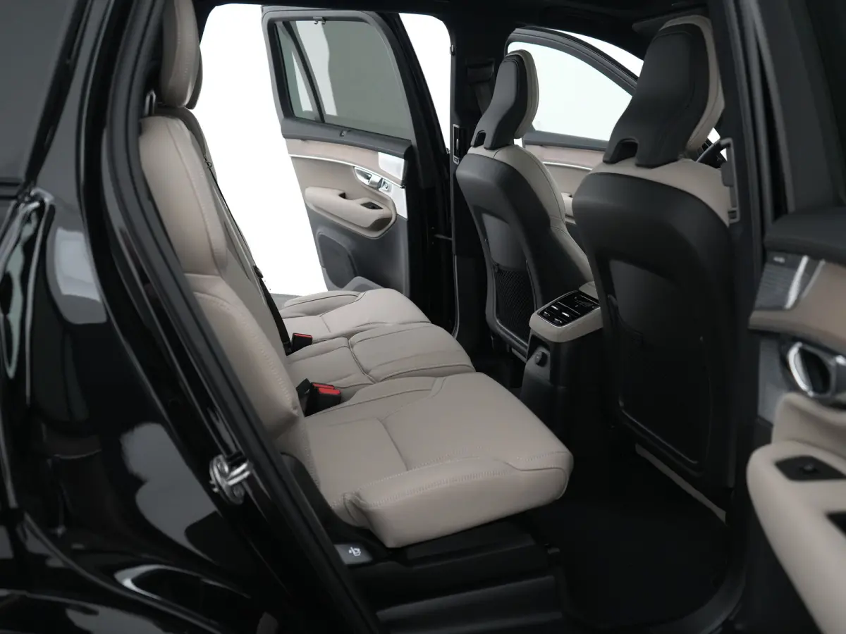 T8 Recharge AWD Ultra Black Edition Executive | Luchtvering | Bowers & Wilkins | 360° Camera | Head-Up | Panoramadak | 22" | Stoelventilatie