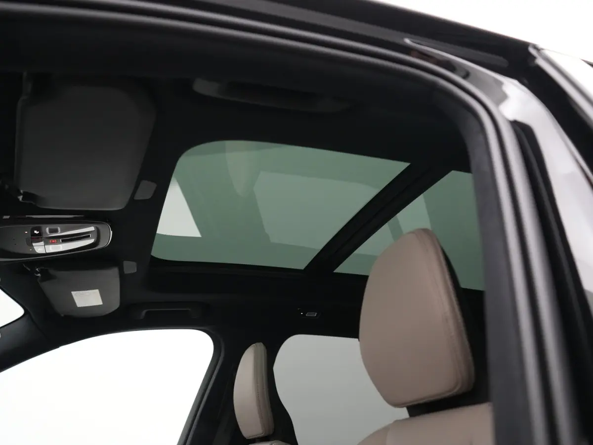 T8 Recharge AWD Ultra Black Edition Executive | Luchtvering | Bowers & Wilkins | 360° Camera | Head-Up | Panoramadak | 22" | Stoelventilatie