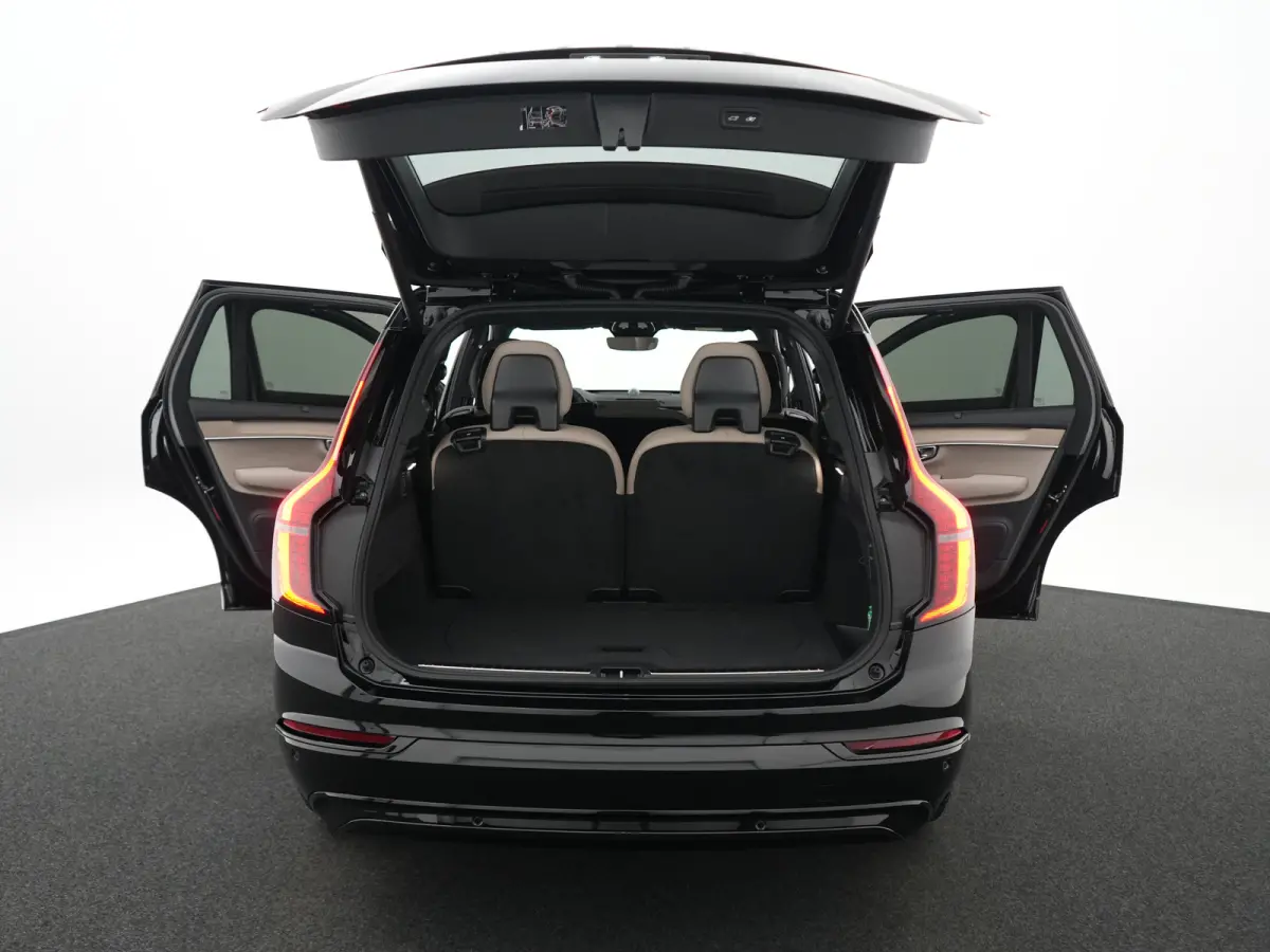 T8 Recharge AWD Ultra Black Edition Executive | Luchtvering | Bowers & Wilkins | 360° Camera | Head-Up | Panoramadak | 22" | Stoelventilatie