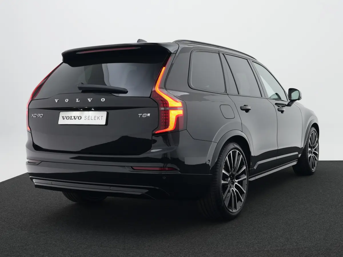 T8 Recharge AWD Ultra Black Edition Executive | Luchtvering | Bowers & Wilkins | 360° Camera | Head-Up | Panoramadak | 22" | Stoelventilatie
