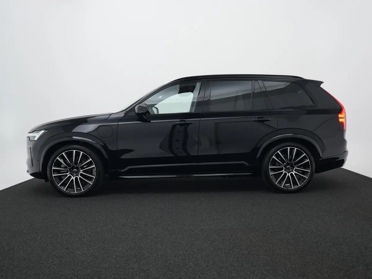T8 Recharge AWD Ultra Black Edition Executive | Luchtvering | Bowers & Wilkins | 360° Camera | Head-Up | Panoramadak | 22" | Stoelventilatie