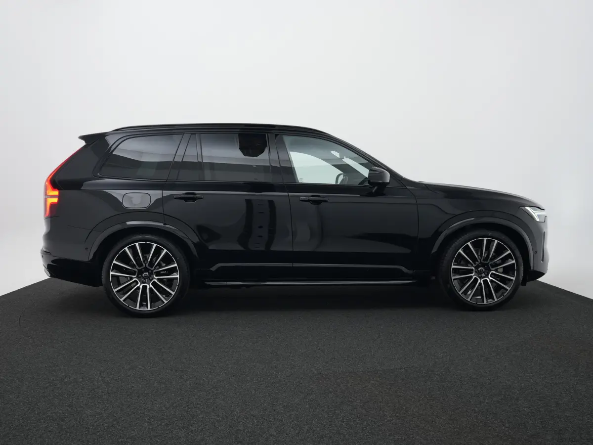 T8 Recharge AWD Ultra Black Edition Executive | Luchtvering | Bowers & Wilkins | 360° Camera | Head-Up | Panoramadak | 22" | Stoelventilatie