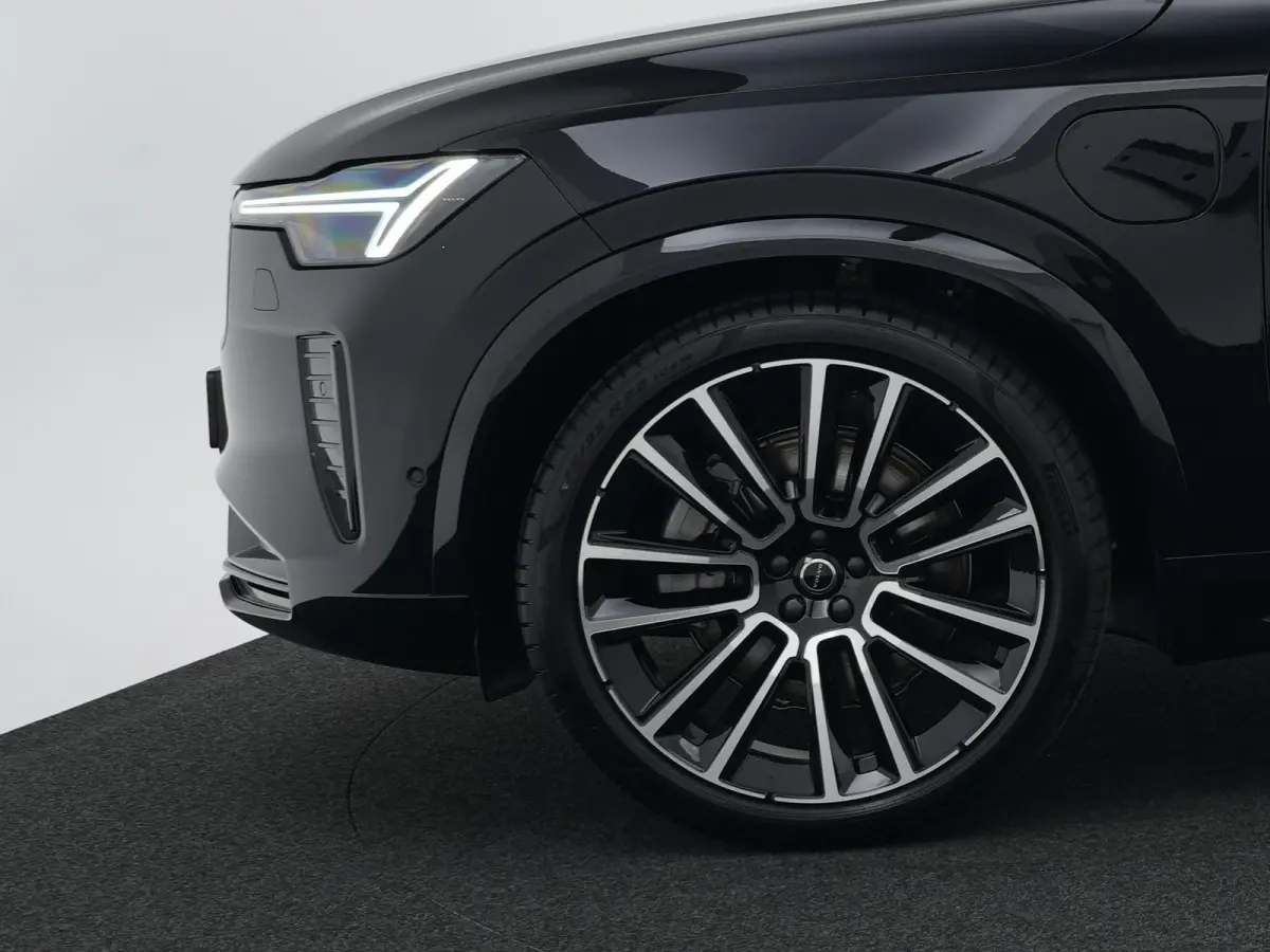 T8 Recharge AWD Ultra Black Edition Executive | Luchtvering | Bowers & Wilkins | 360° Camera | Head-Up | Panoramadak | 22" | Stoelventilatie
