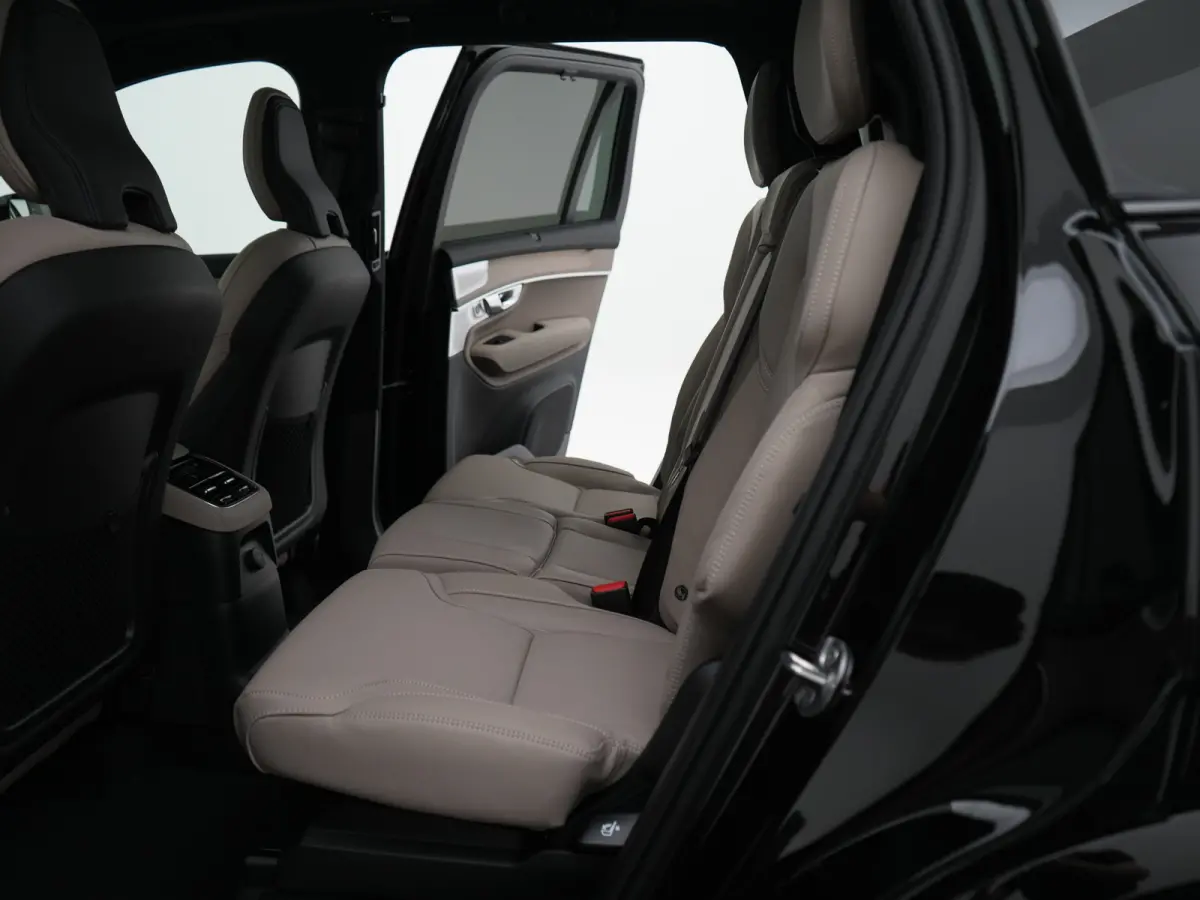 T8 Recharge AWD Ultra Black Edition Executive | Luchtvering | Bowers & Wilkins | 360° Camera | Head-Up | Panoramadak | 22" | Stoelventilatie