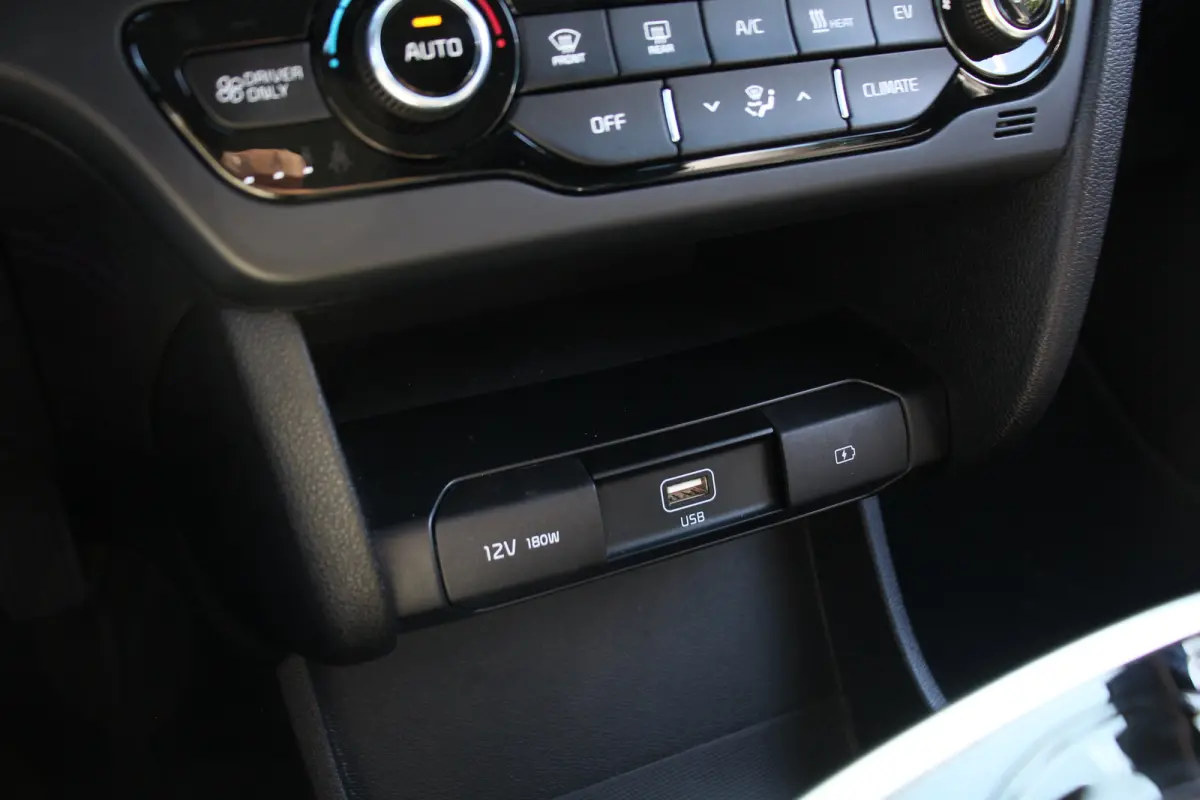 DynamicLine 64 kWh | NL-AUTO! | DEALER OH! | WARMTEPOMP | ADAPTIVE CRUISE | LANE ASSIST | CAMERA | PARK SENS | HALF LEDER | LED | NAVI | CLIMA
