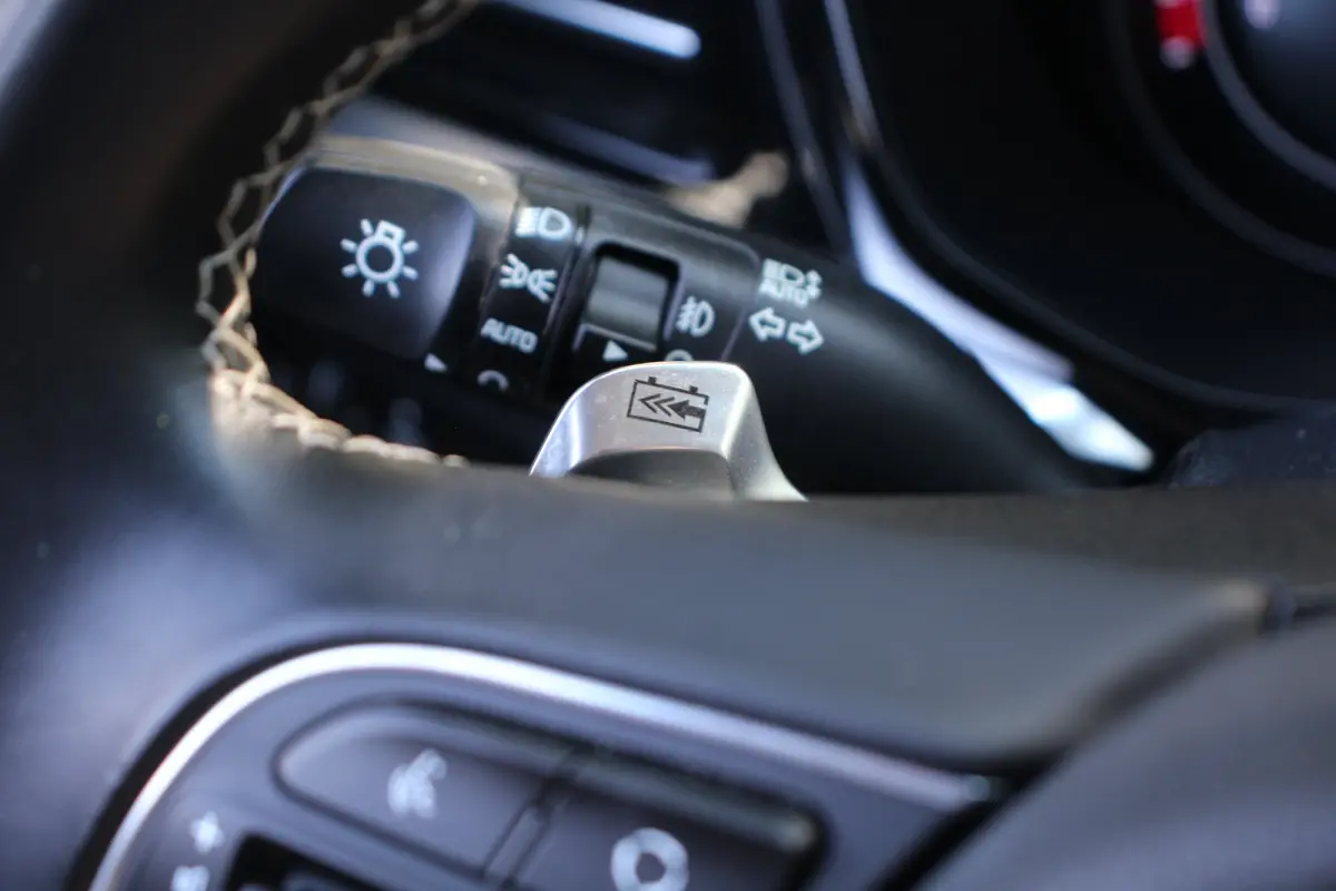DynamicLine 64 kWh | NL-AUTO! | DEALER OH! | WARMTEPOMP | ADAPTIVE CRUISE | LANE ASSIST | CAMERA | PARK SENS | HALF LEDER | LED | NAVI | CLIMA