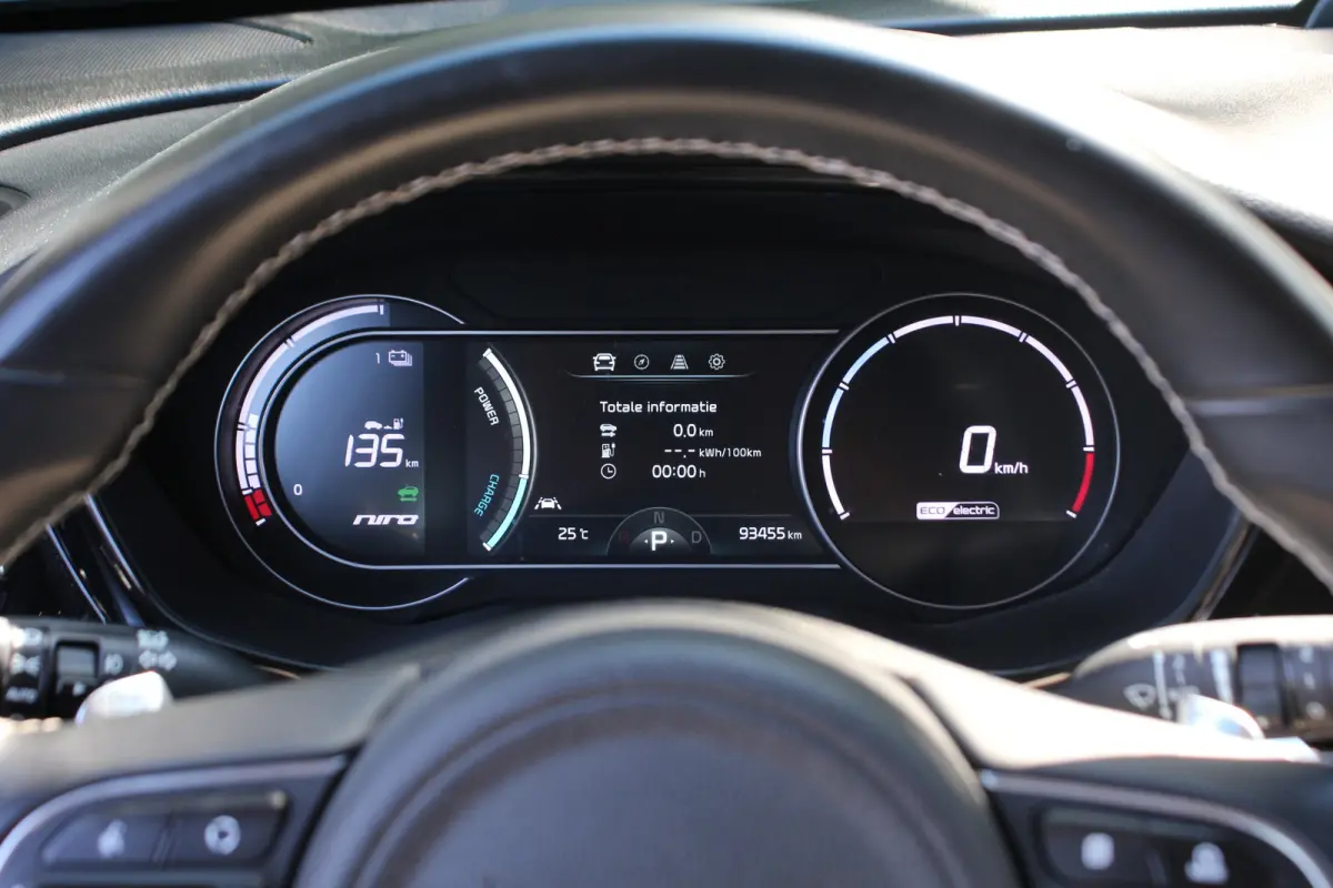 DynamicLine 64 kWh | NL-AUTO! | DEALER OH! | WARMTEPOMP | ADAPTIVE CRUISE | LANE ASSIST | CAMERA | PARK SENS | HALF LEDER | LED | NAVI | CLIMA
