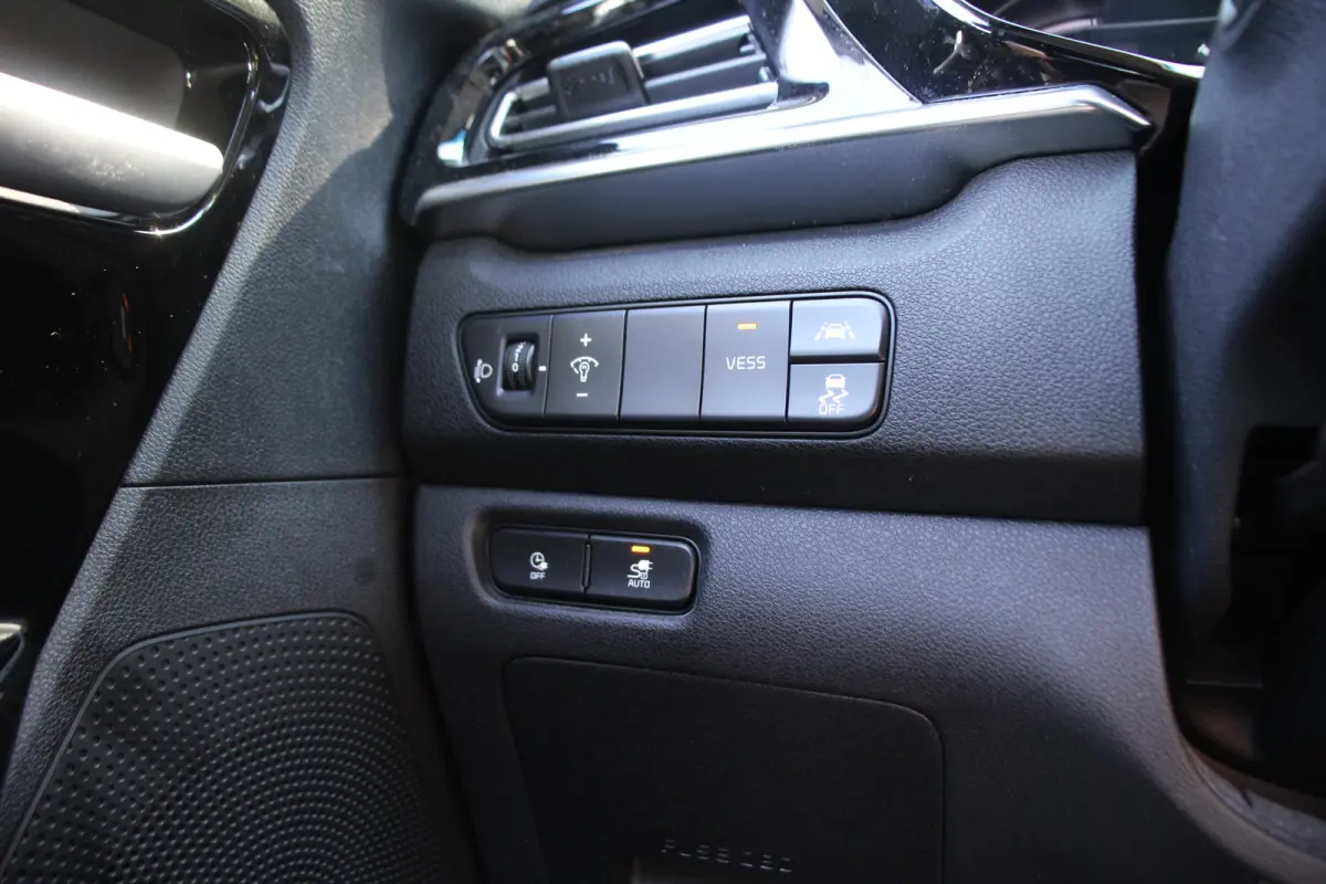 DynamicLine 64 kWh | NL-AUTO! | DEALER OH! | WARMTEPOMP | ADAPTIVE CRUISE | LANE ASSIST | CAMERA | PARK SENS | HALF LEDER | LED | NAVI | CLIMA
