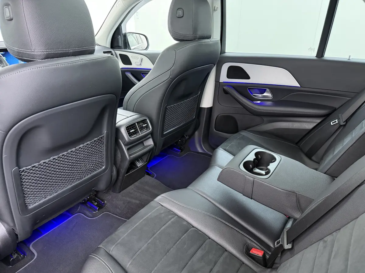 350e AMG 4Matic // SoH 97,4% // Trekhaak // Panoramadak // Distronic // 360 Camera // Rij Assistentiepakket // Carplay // Keyless entry // MultiBeam LED