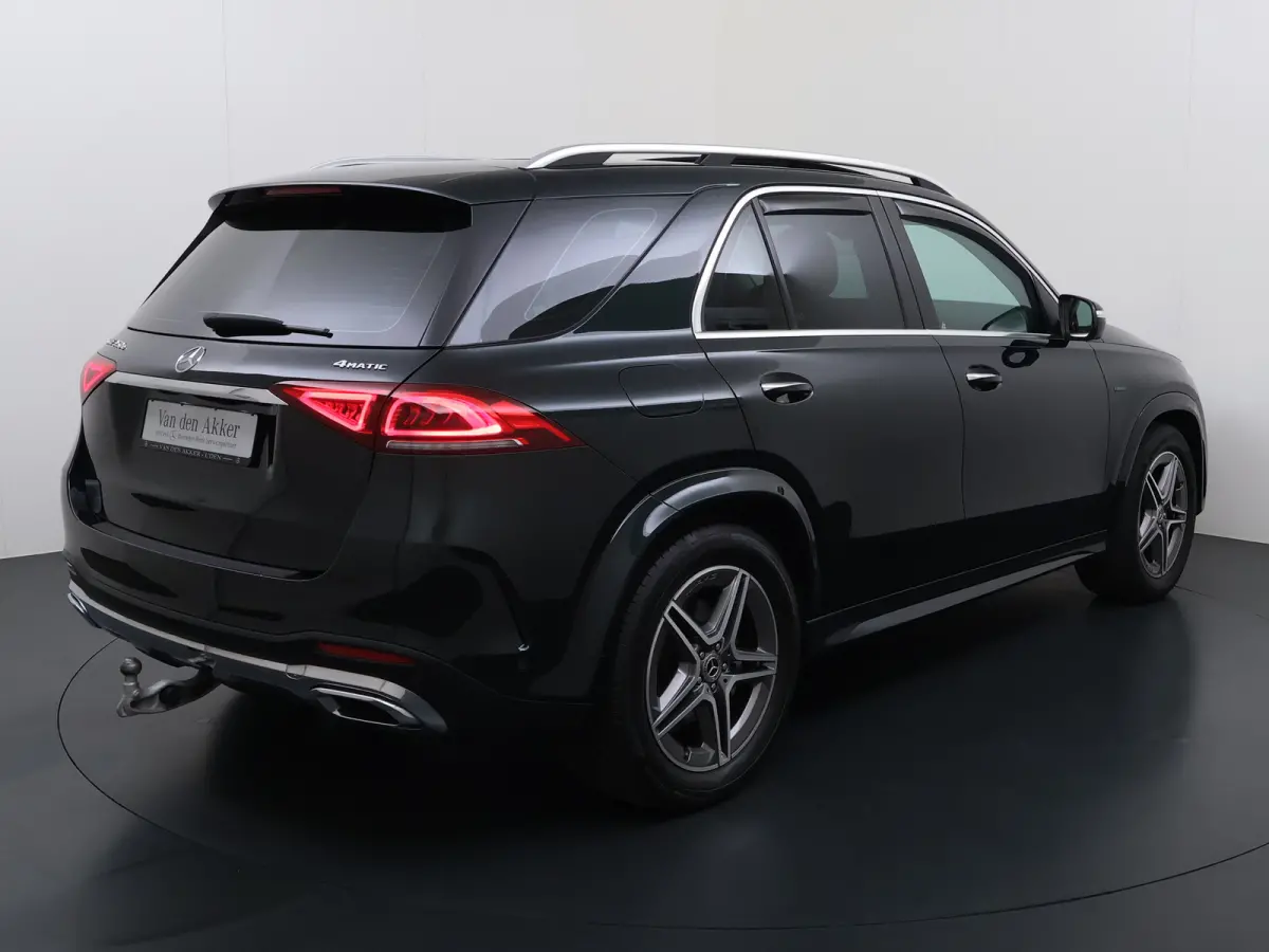 350e AMG 4Matic // SoH 97,4% // Trekhaak // Panoramadak // Distronic // 360 Camera // Rij Assistentiepakket // Carplay // Keyless entry // MultiBeam LED