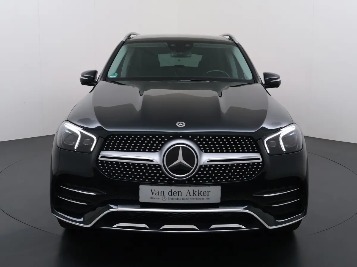 350e AMG 4Matic // SoH 97,4% // Trekhaak // Panoramadak // Distronic // 360 Camera // Rij Assistentiepakket // Carplay // Keyless entry // MultiBeam LED