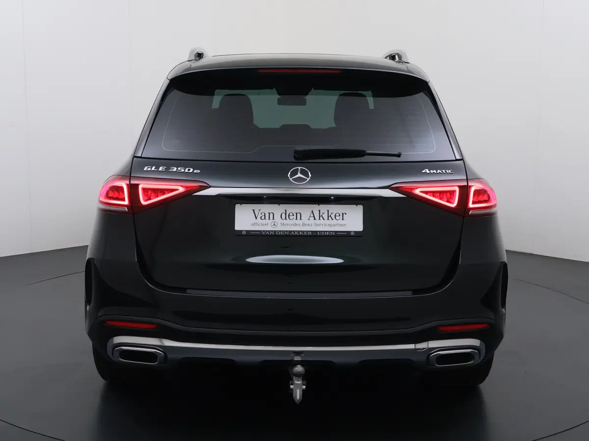 350e AMG 4Matic // SoH 97,4% // Trekhaak // Panoramadak // Distronic // 360 Camera // Rij Assistentiepakket // Carplay // Keyless entry // MultiBeam LED