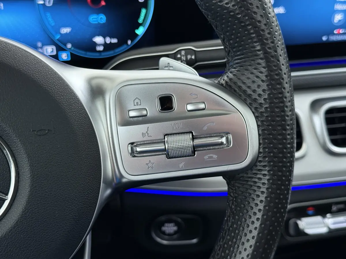 350e AMG 4Matic // SoH 97,4% // Trekhaak // Panoramadak // Distronic // 360 Camera // Rij Assistentiepakket // Carplay // Keyless entry // MultiBeam LED
