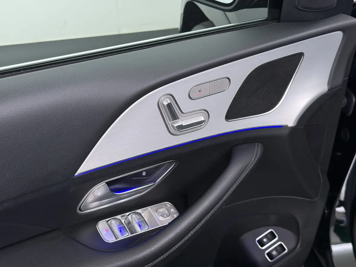 350e AMG 4Matic // SoH 97,4% // Trekhaak // Panoramadak // Distronic // 360 Camera // Rij Assistentiepakket // Carplay // Keyless entry // MultiBeam LED