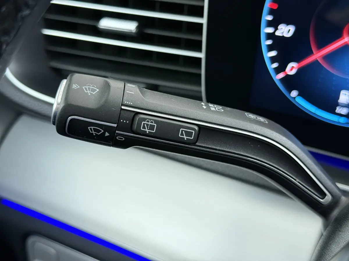 350e AMG 4Matic // SoH 97,4% // Trekhaak // Panoramadak // Distronic // 360 Camera // Rij Assistentiepakket // Carplay // Keyless entry // MultiBeam LED