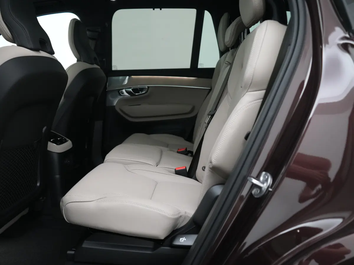 T8 Recharge AWD Ultra Dark Executive Edition | Luchtvering | Bowers & Wilkins | 360° Camera | Head-Up | Panoramadak | 22" | Stoelventilatie