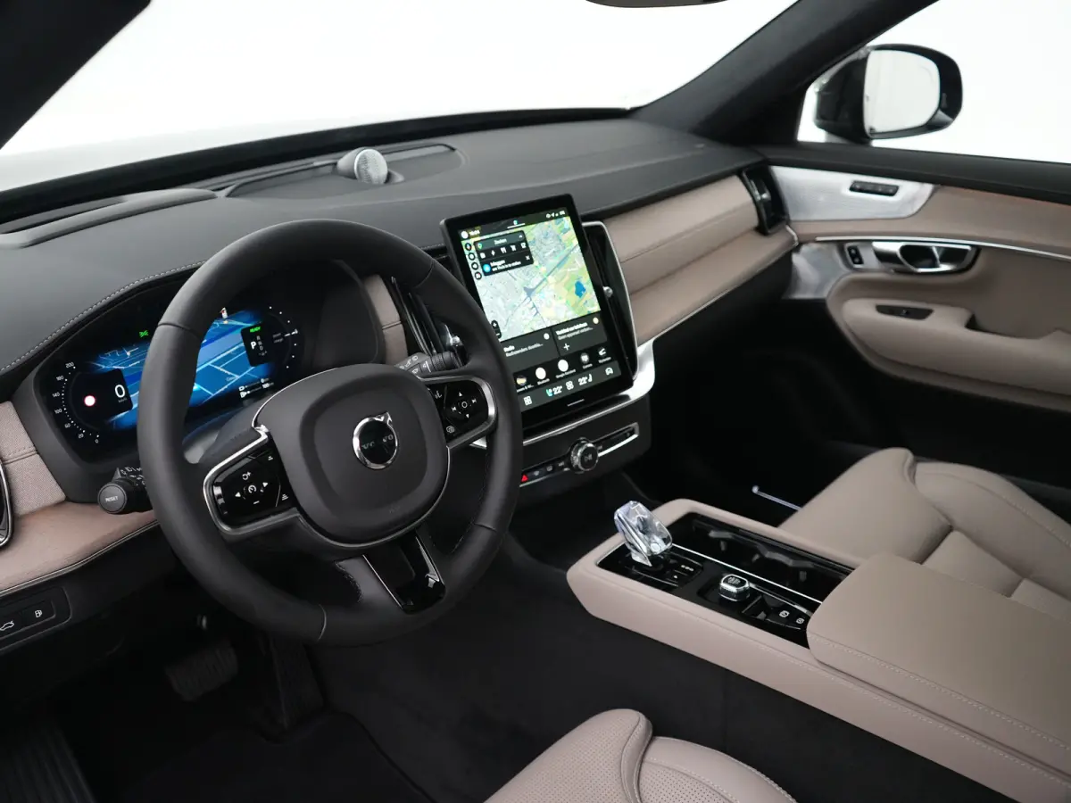 T8 Recharge AWD Ultra Dark Executive Edition | Luchtvering | Bowers & Wilkins | 360° Camera | Head-Up | Panoramadak | 22" | Stoelventilatie