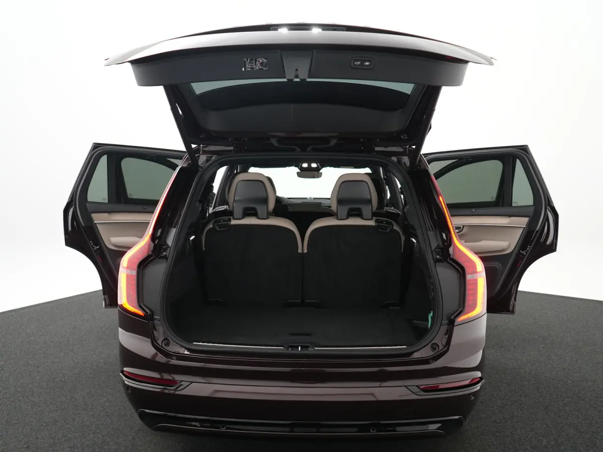 T8 Recharge AWD Ultra Dark Executive Edition | Luchtvering | Bowers & Wilkins | 360° Camera | Head-Up | Panoramadak | 22" | Stoelventilatie