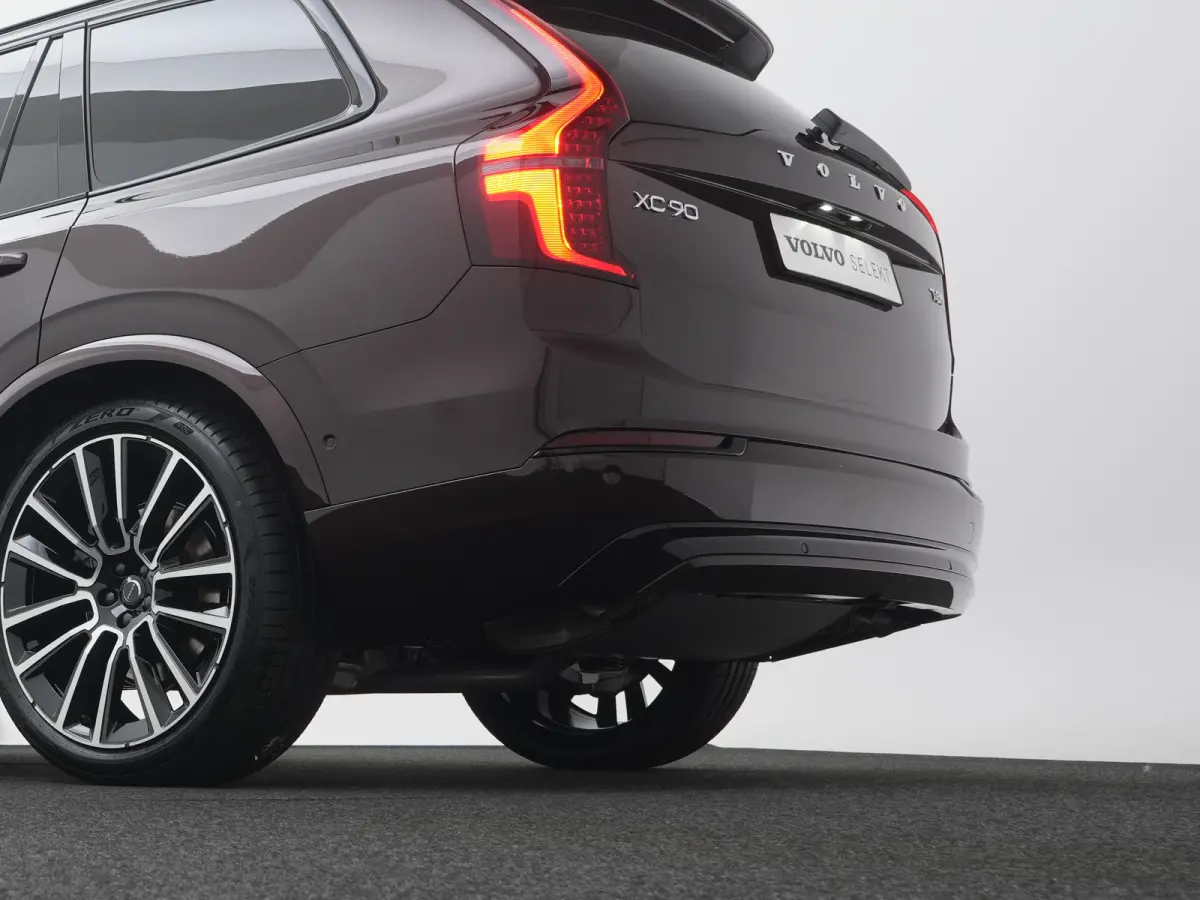 T8 Recharge AWD Ultra Dark Executive Edition | Luchtvering | Bowers & Wilkins | 360° Camera | Head-Up | Panoramadak | 22" | Stoelventilatie