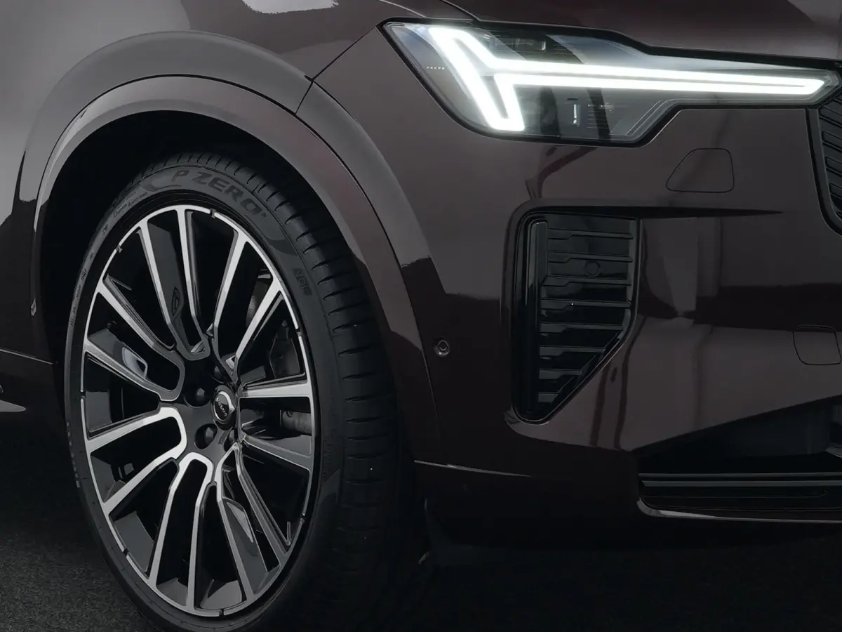 T8 Recharge AWD Ultra Dark Executive Edition | Luchtvering | Bowers & Wilkins | 360° Camera | Head-Up | Panoramadak | 22" | Stoelventilatie
