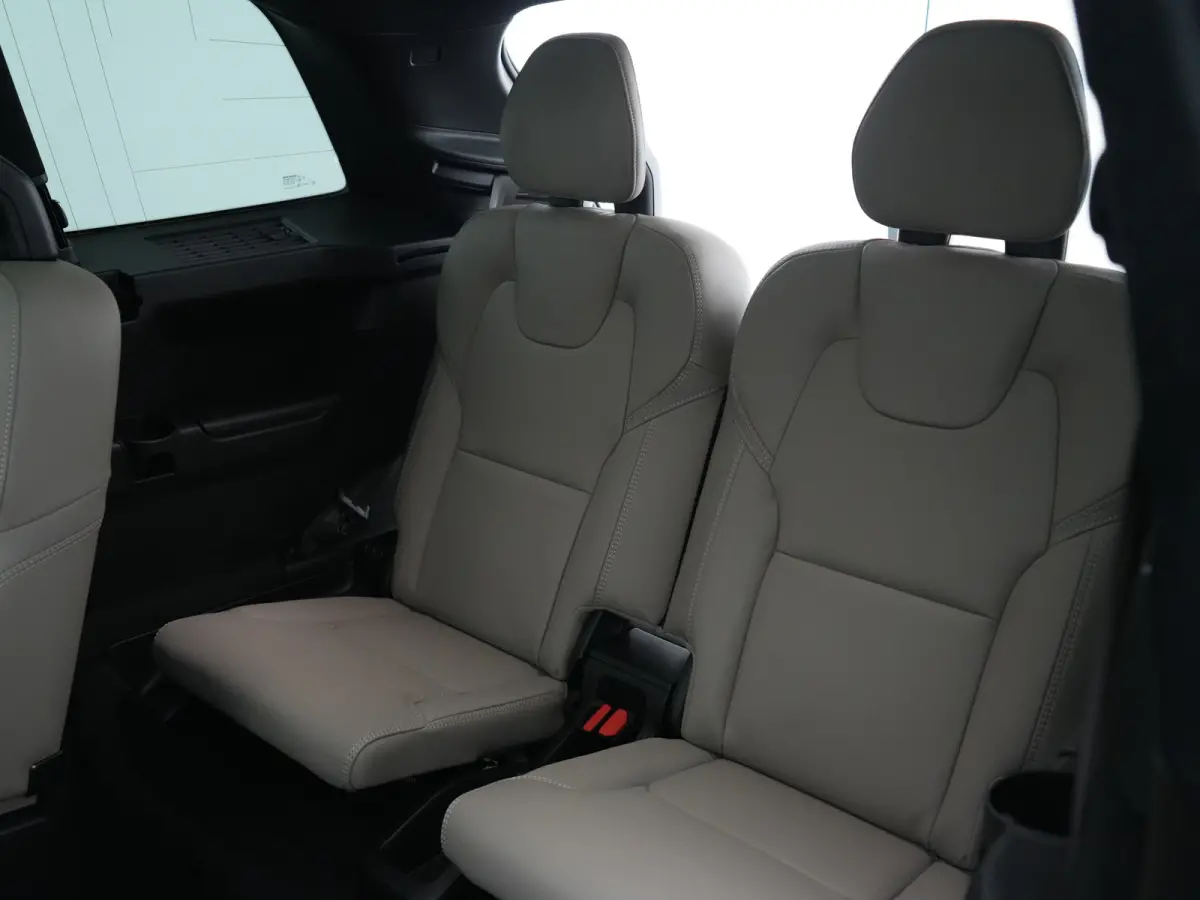 T8 Recharge AWD Ultra Dark Executive Edition | Luchtvering | Bowers & Wilkins | 360° Camera | Head-Up | Panoramadak | 22" | Stoelventilatie
