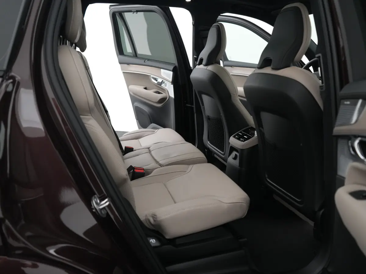 T8 Recharge AWD Ultra Dark Executive Edition | Luchtvering | Bowers & Wilkins | 360° Camera | Head-Up | Panoramadak | 22" | Stoelventilatie