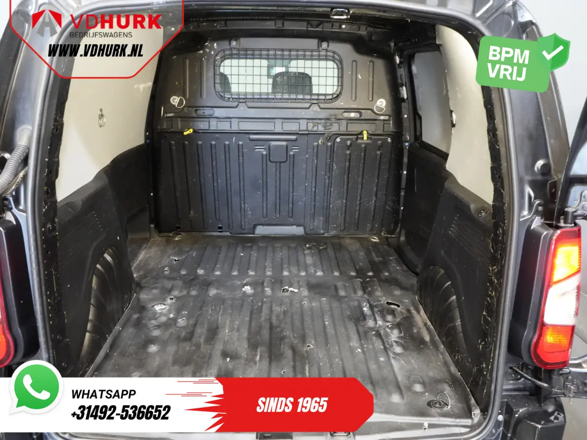 1.2 BENZINE Aut. 110 pk Stoelverw./ Carplay/ Camera/ PDC/ Climate/ Cruise/ Trekhaak/ Airco