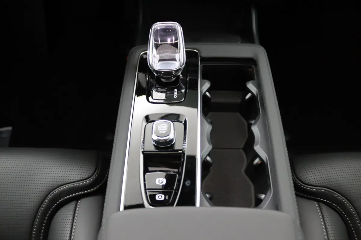 T8 Plug-in hybrid AWD Ultra Black Ed. Executive | 2 stoelen op derde rij | Bowers & Wilkins audiosysteem | Elektrisch glazen panorama-dak