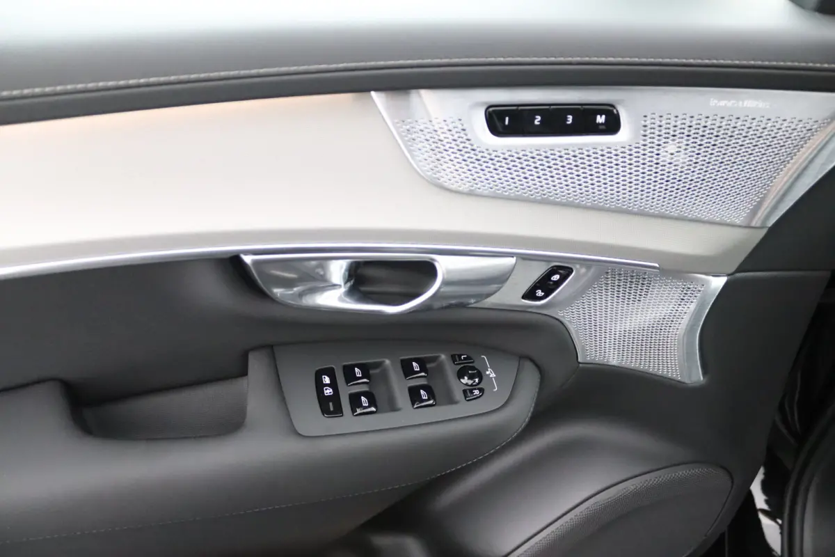 T8 Plug-in hybrid AWD Ultra Black Ed. Executive | 2 stoelen op derde rij | Bowers & Wilkins audiosysteem | Elektrisch glazen panorama-dak