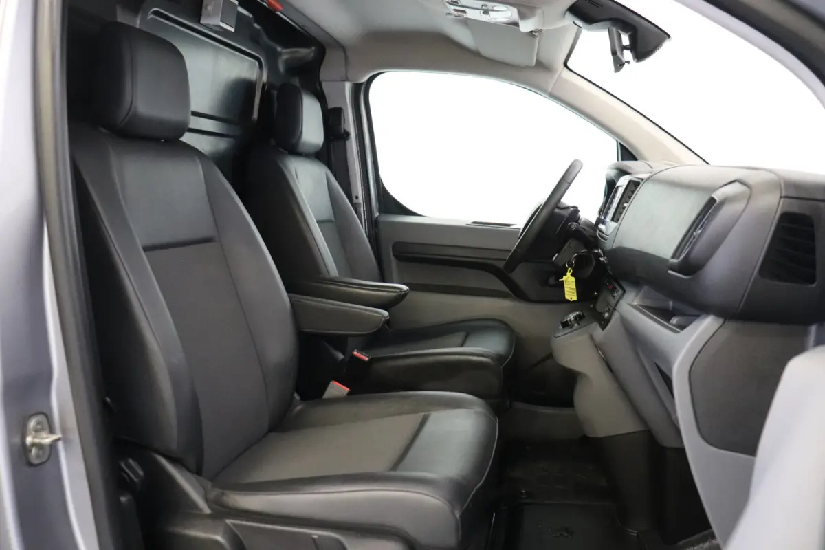 2.0 BlueHDI 122PK Automaat EURO 6 - A/C Climate - Cruise - Camera - € 13.900,- Excl.