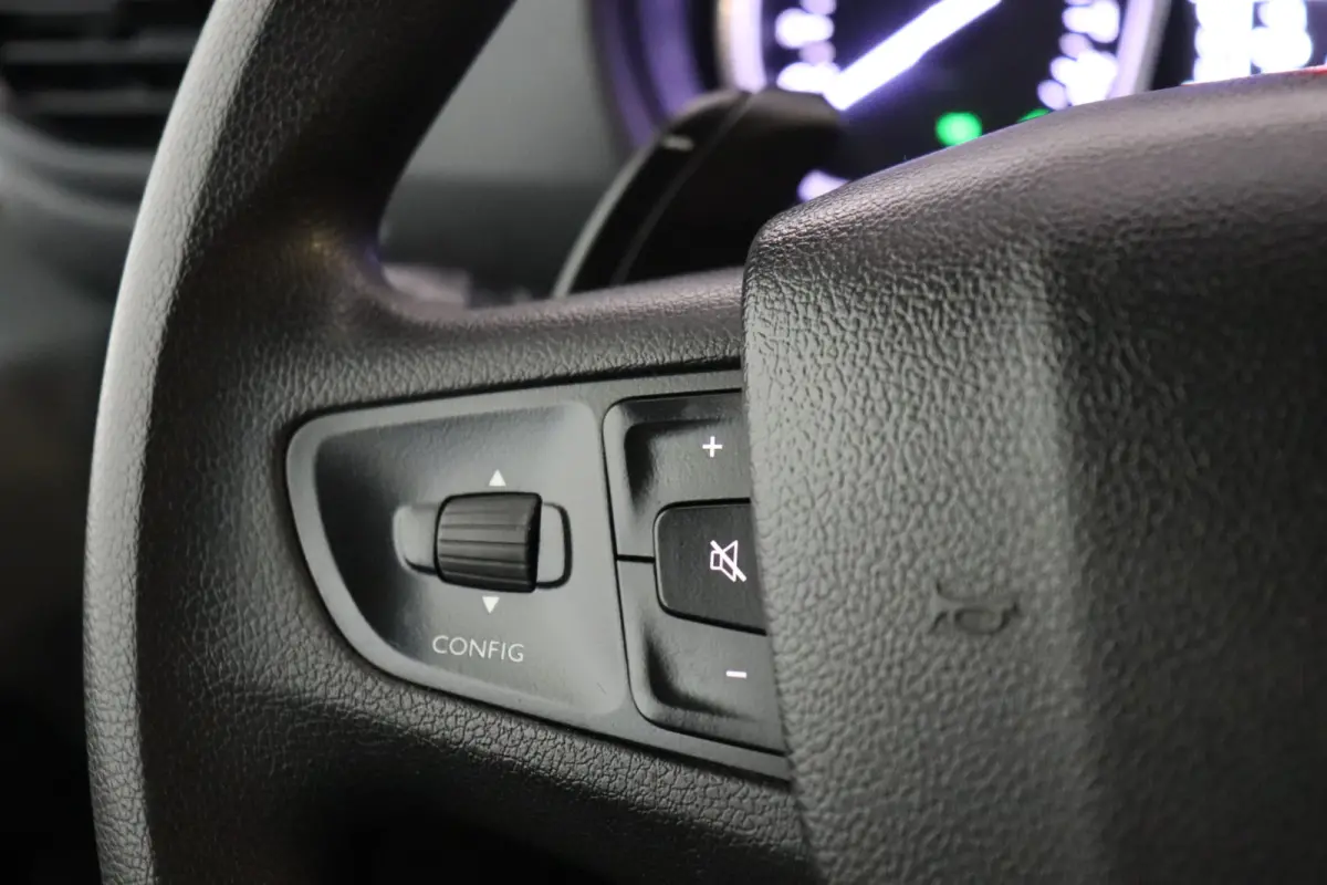2.0 BlueHDI 122PK Automaat EURO 6 - A/C Climate - Cruise - Camera - € 13.900,- Excl.