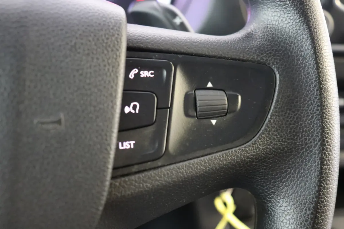 2.0 BlueHDI 122PK Automaat EURO 6 - A/C Climate - Cruise - Camera - € 13.900,- Excl.