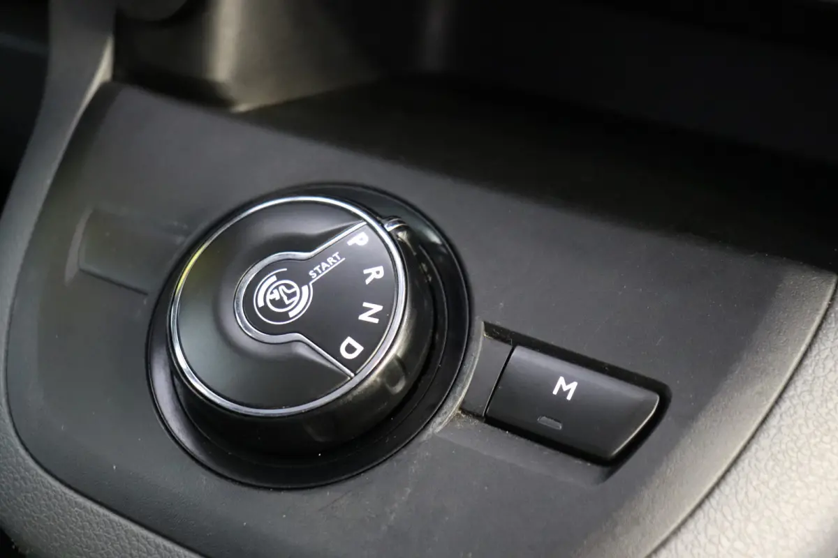 2.0 BlueHDI 122PK Automaat EURO 6 - A/C Climate - Cruise - Camera - € 13.900,- Excl.