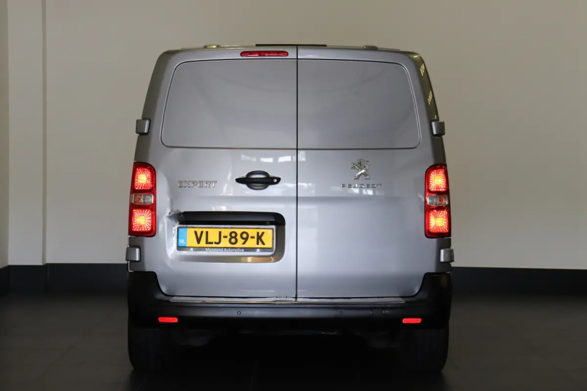 2.0 BlueHDI 122PK Automaat EURO 6 - A/C Climate - Cruise - Camera - € 13.900,- Excl.