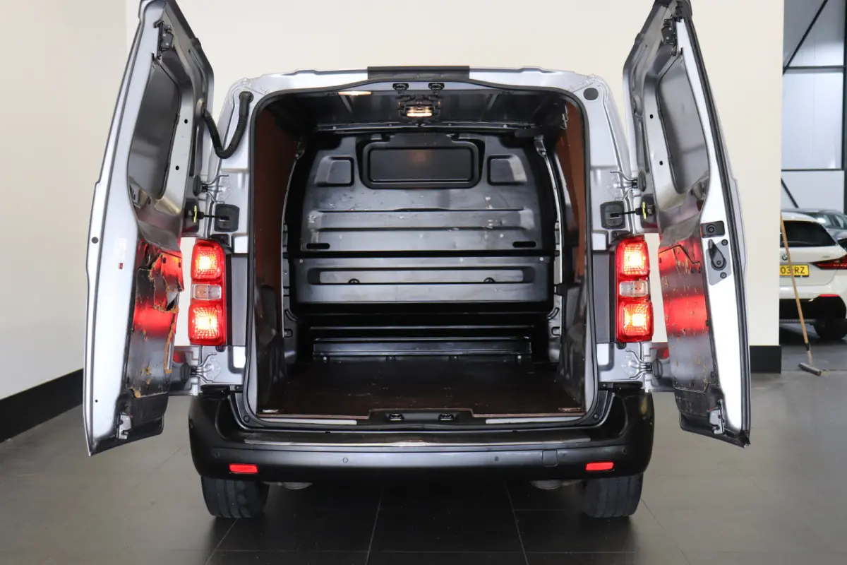 2.0 BlueHDI 122PK Automaat EURO 6 - A/C Climate - Cruise - Camera - € 13.900,- Excl.