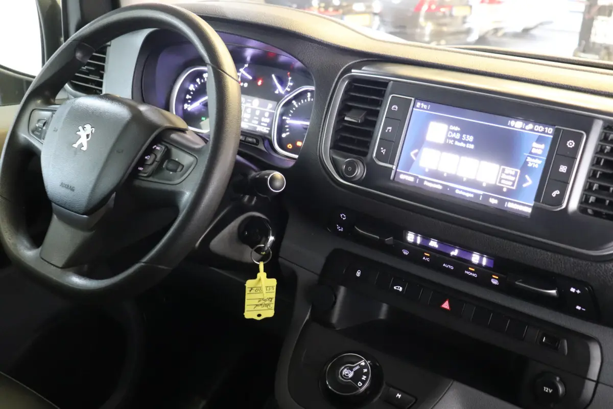 2.0 BlueHDI 122PK Automaat EURO 6 - A/C Climate - Cruise - Camera - € 13.900,- Excl.