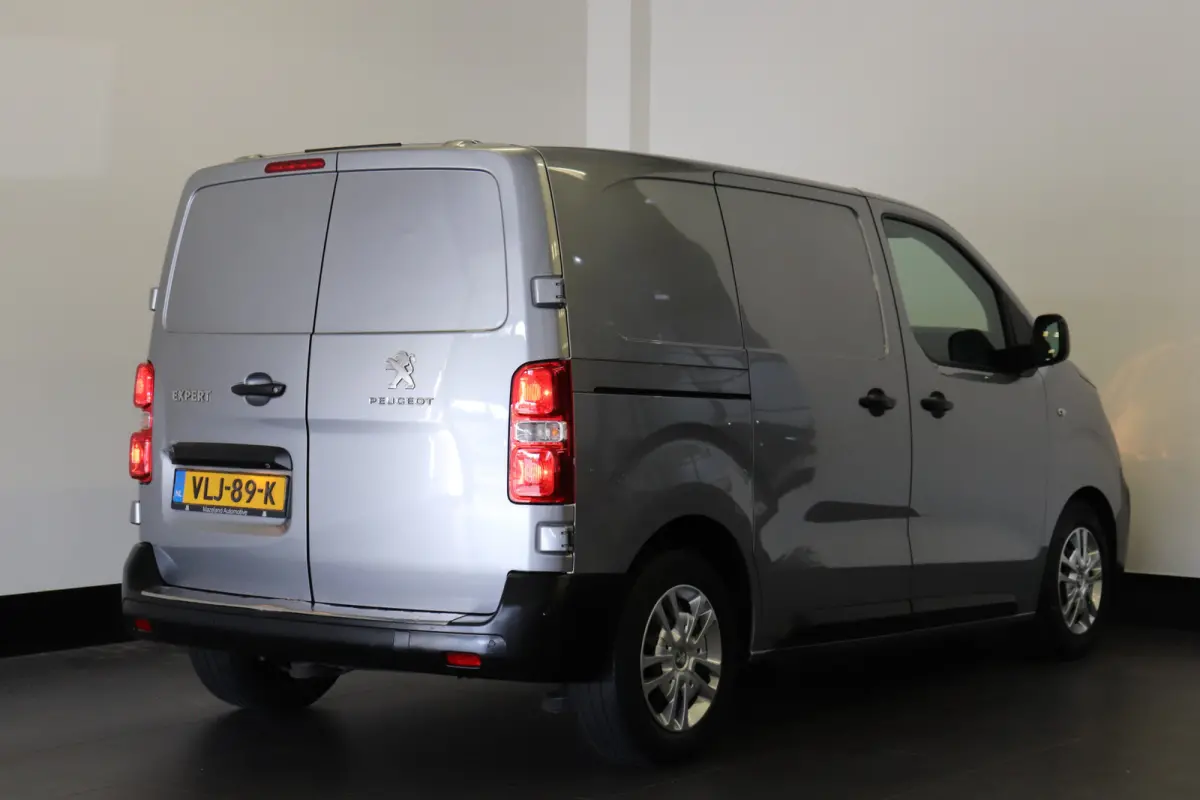 2.0 BlueHDI 122PK Automaat EURO 6 - A/C Climate - Cruise - Camera - € 13.900,- Excl.