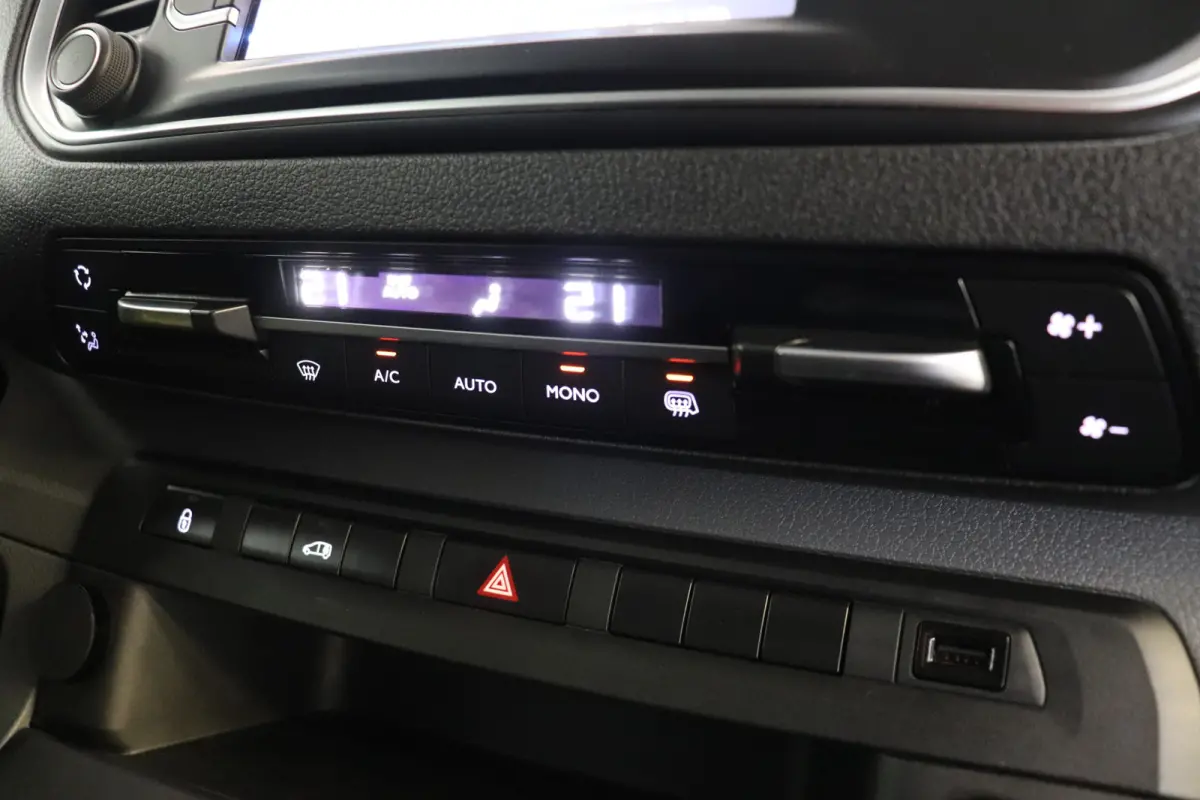 2.0 BlueHDI 122PK Automaat EURO 6 - A/C Climate - Cruise - Camera - € 13.900,- Excl.