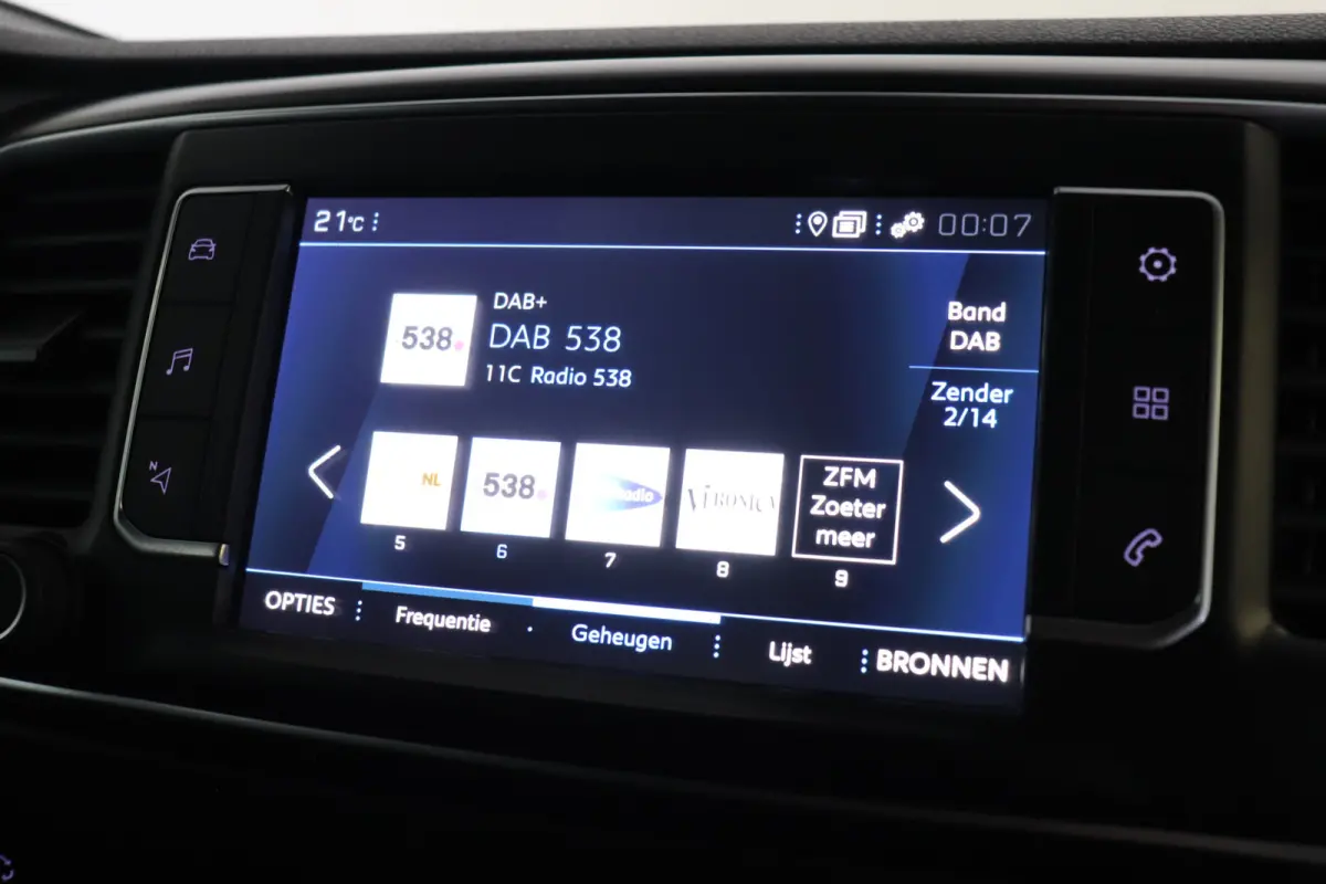 2.0 BlueHDI 122PK Automaat EURO 6 - A/C Climate - Cruise - Camera - € 13.900,- Excl.