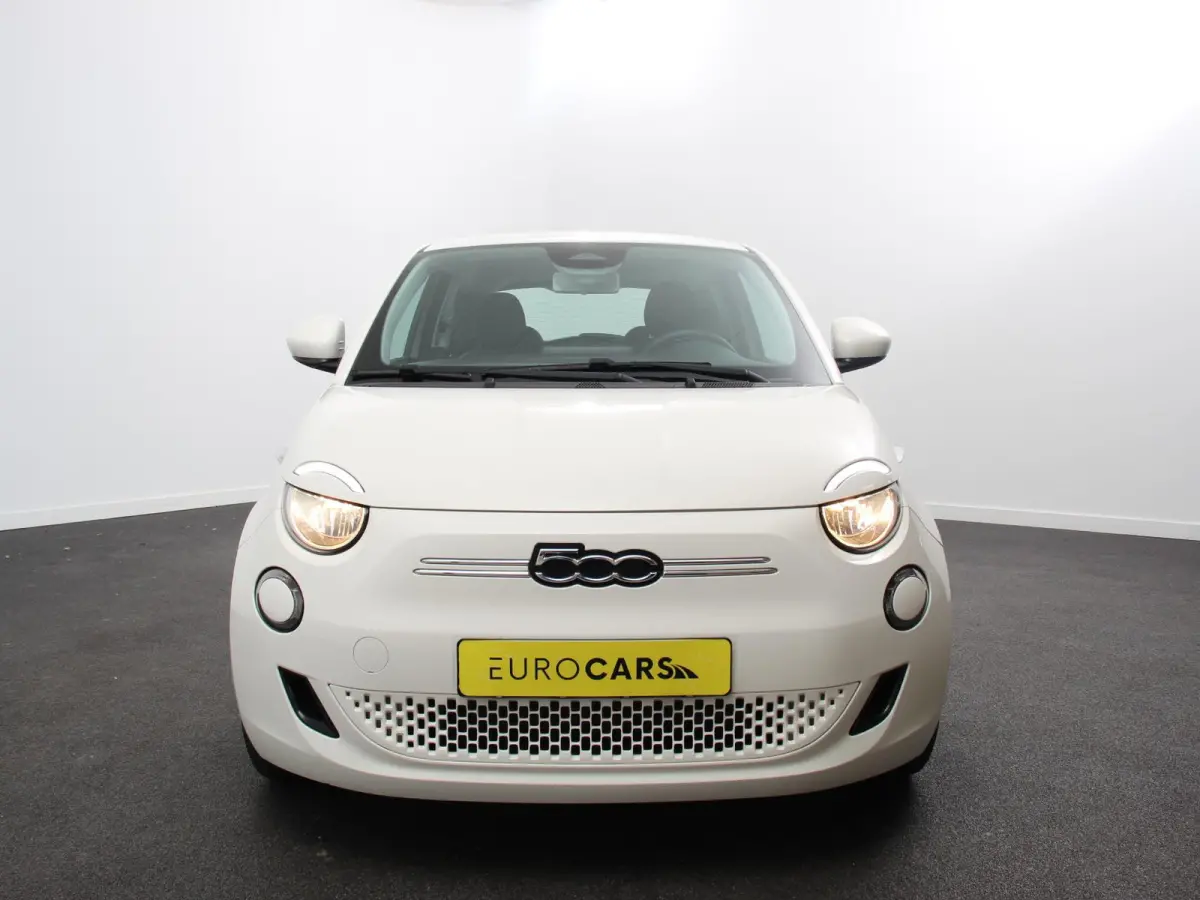 Icon 42 kWh Automaat Climate control Cruise control Achteruitrijcamera Navigatie Apple Carplay/ Android Auto Keyless